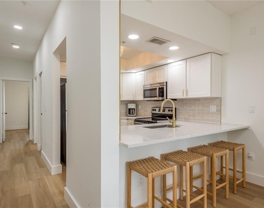 320 Island Way - Photo Thumbnail 25