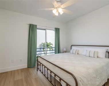 320 Island Way - Photo Thumbnail 31
