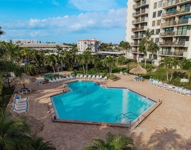 320 Island Way - Photo Thumbnail 8