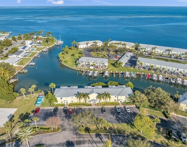 4728 Beach Drive Se - Photo Thumbnail 51