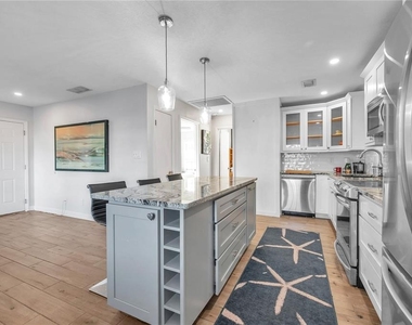 4728 Beach Drive Se - Photo Thumbnail 14