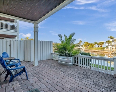 4728 Beach Drive Se - Photo Thumbnail 32