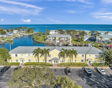 4728 Beach Drive Se - Photo Thumbnail 42