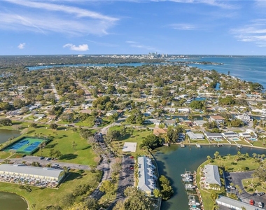 4728 Beach Drive Se - Photo Thumbnail 47