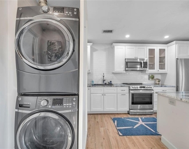 4728 Beach Drive Se - Photo Thumbnail 21