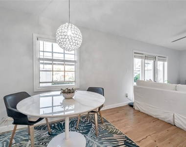 4728 Beach Drive Se - Photo Thumbnail 11
