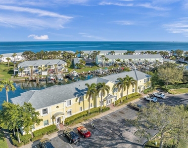 4728 Beach Drive Se - Photo Thumbnail 46