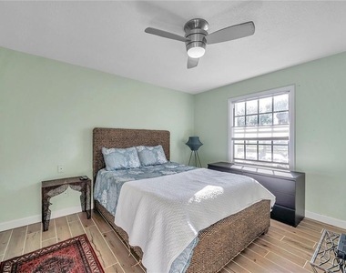 4728 Beach Drive Se - Photo Thumbnail 24