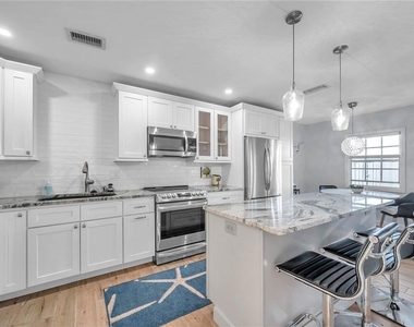 4728 Beach Drive Se - Photo Thumbnail 15