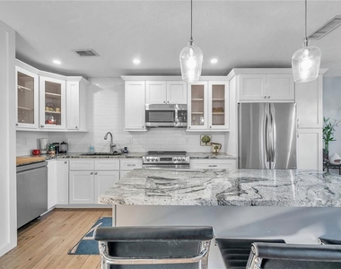 4728 Beach Drive Se - Photo Thumbnail 19