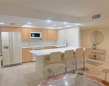1460 Gulf Boulevard - Photo Thumbnail 8