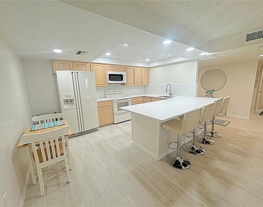 1460 Gulf Boulevard - Photo Thumbnail 7