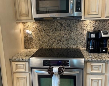 6260 Sun Boulevard - Photo Thumbnail 14