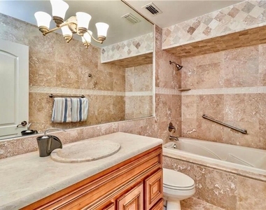 6260 Sun Boulevard - Photo Thumbnail 10