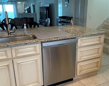 6260 Sun Boulevard - Photo Thumbnail 17
