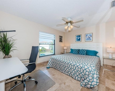 6260 Sun Boulevard - Photo Thumbnail 15