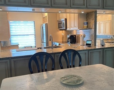6260 Sun Boulevard - Photo Thumbnail 20