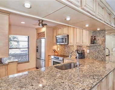 6260 Sun Boulevard - Photo Thumbnail 7