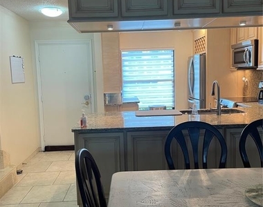 6260 Sun Boulevard - Photo Thumbnail 19