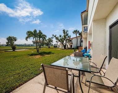 6260 Sun Boulevard - Photo Thumbnail 22