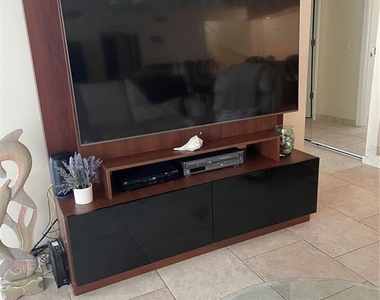 6260 Sun Boulevard - Photo Thumbnail 24
