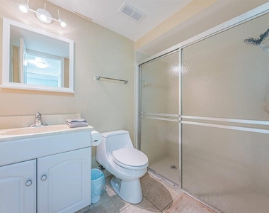 6260 Sun Boulevard - Photo Thumbnail 11
