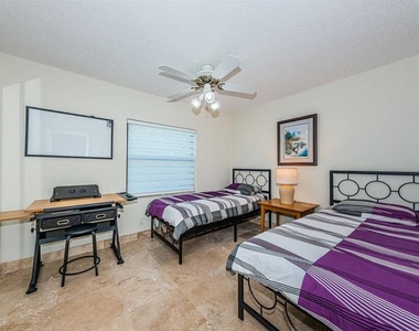 6260 Sun Boulevard - Photo Thumbnail 16