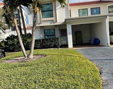 6260 Sun Boulevard - Photo Thumbnail 2