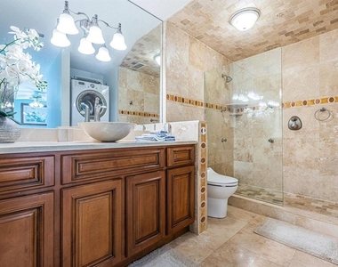 6260 Sun Boulevard - Photo Thumbnail 9
