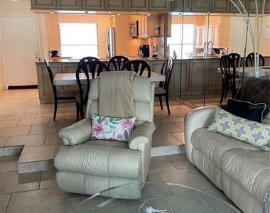 6260 Sun Boulevard - Photo Thumbnail 21