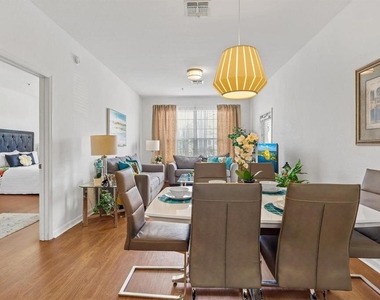 2310 Silver Palm Drive - Photo Thumbnail 10