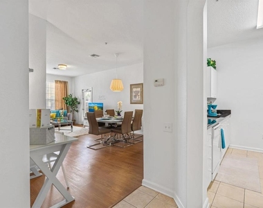 2310 Silver Palm Drive - Photo Thumbnail 4