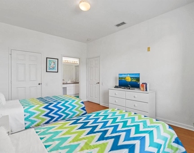 2310 Silver Palm Drive - Photo Thumbnail 26