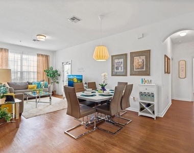 2310 Silver Palm Drive - Photo Thumbnail 7
