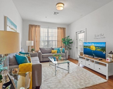 2310 Silver Palm Drive - Photo Thumbnail 8