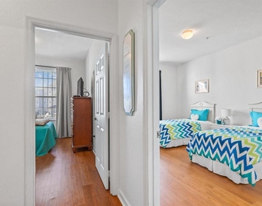 2310 Silver Palm Drive - Photo Thumbnail 18
