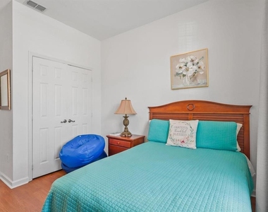 2310 Silver Palm Drive - Photo Thumbnail 20