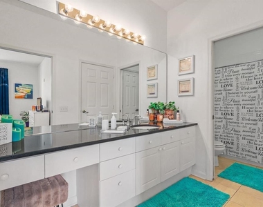 2310 Silver Palm Drive - Photo Thumbnail 23