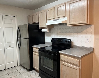 8915 Latrec Ave - Photo Thumbnail 5