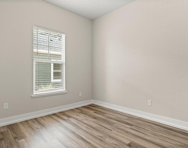 420 Nw 1st Street - Photo Thumbnail 17