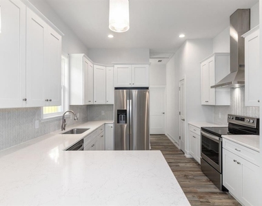 420 Nw 1st Street - Photo Thumbnail 3