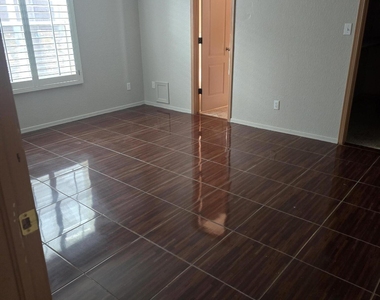 3213 Tierra Ave Place - Photo Thumbnail 8