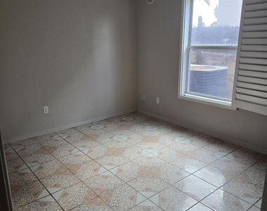 3213 Tierra Ave Place - Photo Thumbnail 7