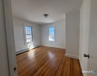 292 Ridgefield Avenue - Photo Thumbnail 7
