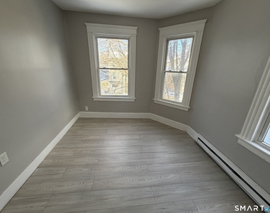 143 Congress Avenue - Photo Thumbnail 1
