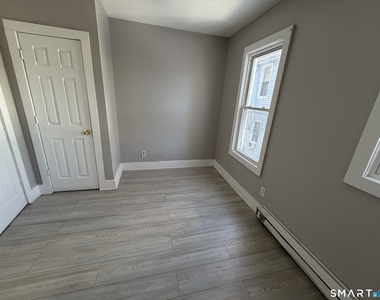 143 Congress Avenue - Photo Thumbnail 7