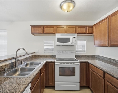 2110 Sealion Drive - Photo Thumbnail 3