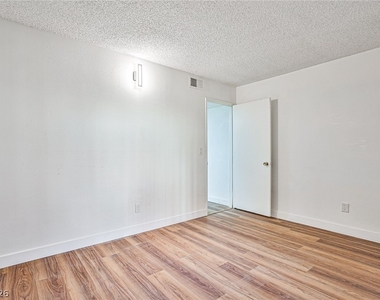 3585 Arville Street - Photo Thumbnail 8