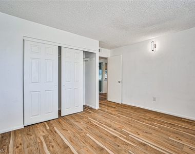 3585 Arville Street - Photo Thumbnail 14