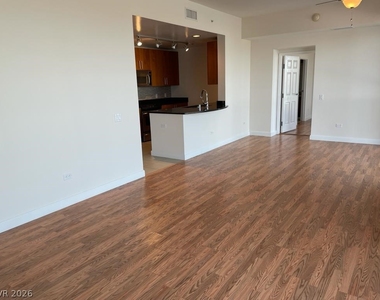 200 W Sahara Avenue - Photo Thumbnail 8